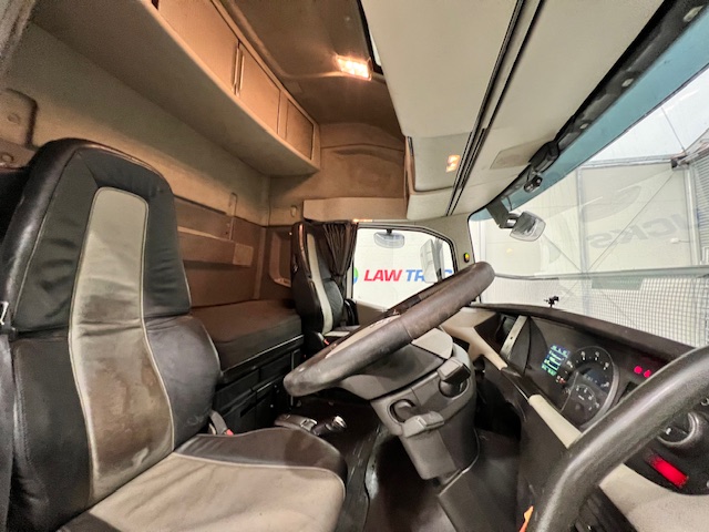 Volvo FH 500 6×2 Sleeper Cab Tractor Unit PTO