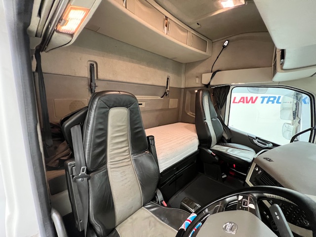 Volvo FH 500 6×2 Midlift Tractor Unit