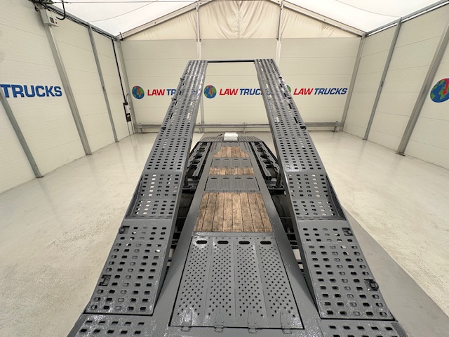 SDC Tri Axle Kicker Vehicle Carrier Lowloader