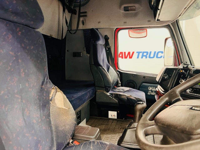 Volvo FH12 420 4×2 GTXL Tractor Unit