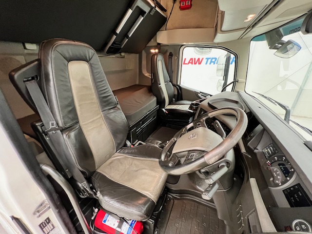 Volvo FH 500 6×2 Midlift Tractor Unit