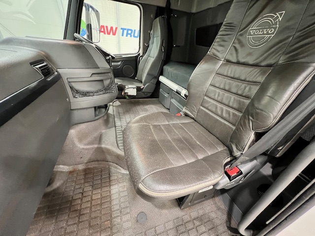 Volvo FH 460 6×2 Midlift Tractor Unit PTO