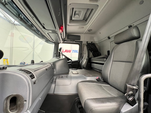 Scania P250 4×2 Sleeper Cab Box Van