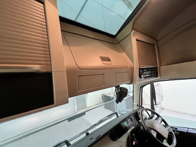 Volvo FH 500 6×2 Sleeper Cab Tractor Unit