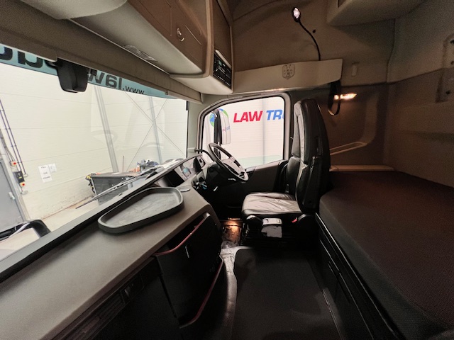 Volvo FH 500 6×2 Midlift Tractor Unit