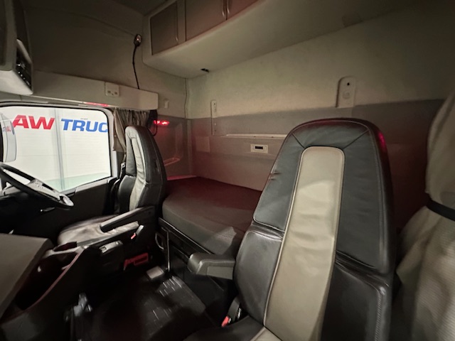 Volvo FH 500 6×2 Midlift Tractor Unit