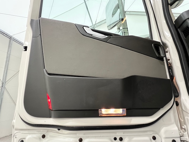 Volvo FH 500 6×2 Midlift Tractor Unit