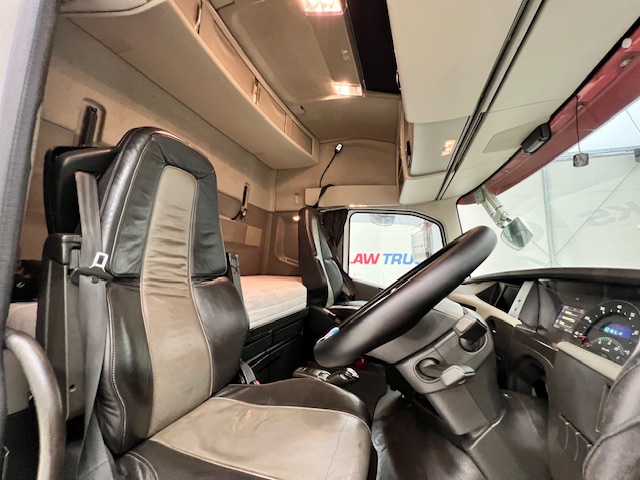 Volvo FH 500 6×2 Midlift Tractor Unit