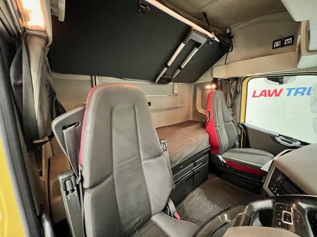 Volvo FH 500 6×2 Sleeper Cab Midlift Tractor Unit