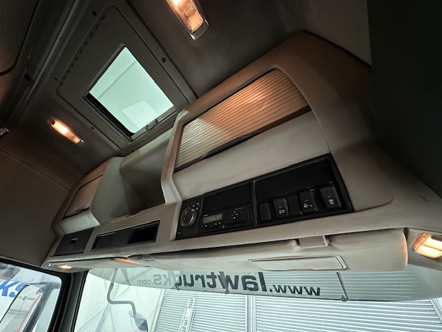 Volvo FH 500 6×2 Midlift Tractor Unit