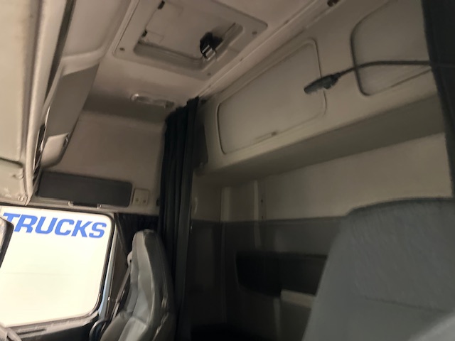 Volvo FH 460 6×2 Sleeper Cab Tractor Unit