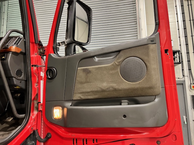 Volvo FH 500 6×2 Rear Lift Flatbed’s Drawbar