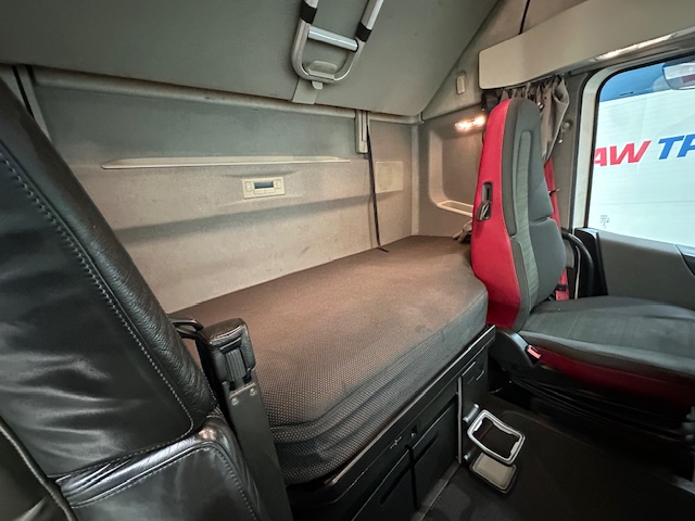 Volvo FH 500 6×2 Globetrotter XL Midlift Tractor Unit