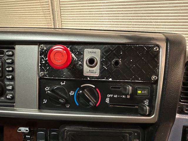 Hino 700 3241 8×4 Sleeper Cab Steel Tipper Grab