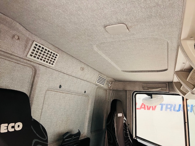 Iveco Stralis 310 Euro 6 6×2 Dropside Brick Grab