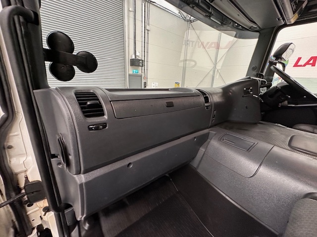 Scania P280 6×2 Rear Lift Day Cab Fridge Box