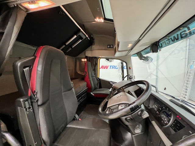 Volvo FH 500 6×2 Sleeper Cab Midlift Tractor Unit