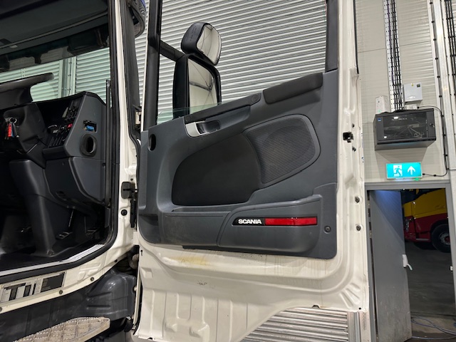Scania R440 6×2 Rear Lift Brick Grab Drawbar