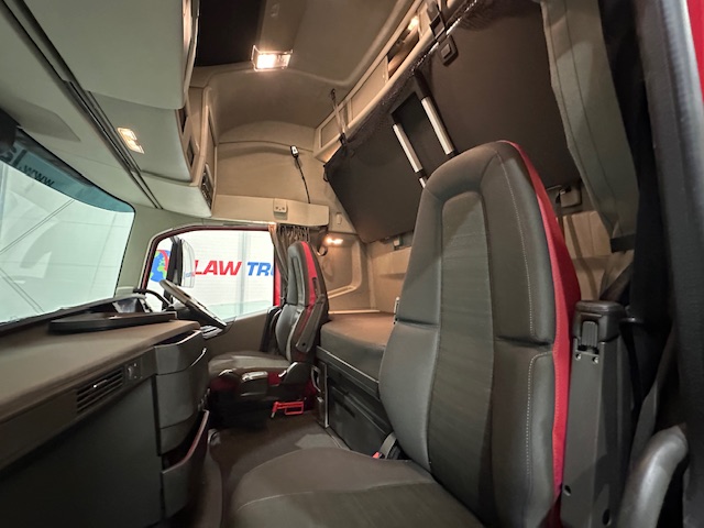 Volvo FH 500 6×2 Sleeper Cab Tractor Unit