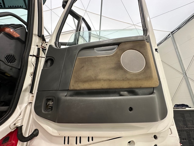 Volvo FH 520 6×2 Sleeper Cab Tractor Unit Manual