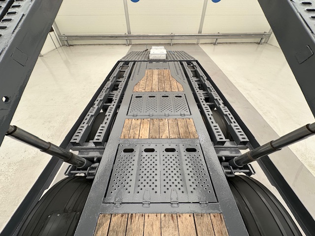 SDC Tri Axle Kicker Vehicle Carrier Lowloader