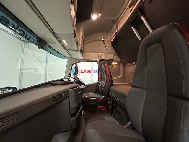 Volvo FH 500 6×2 Sleeper Cab Tractor Unit