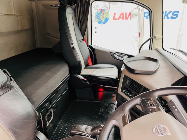 Volvo FH 500 6×2 Midlift Tractor Unit