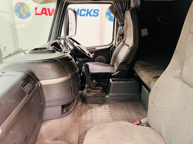 Volvo FH12 420 4×2 Sleeper Cab Tractor Unit