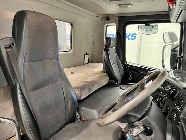 Scania P270 6×2 10 Tyre Flatbed Drawbar Brick Grab