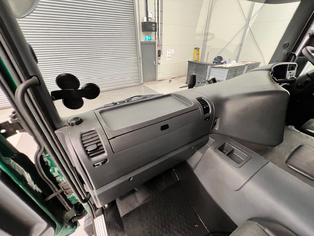 Scania P250 4×2 Sleeper Cab Box Van