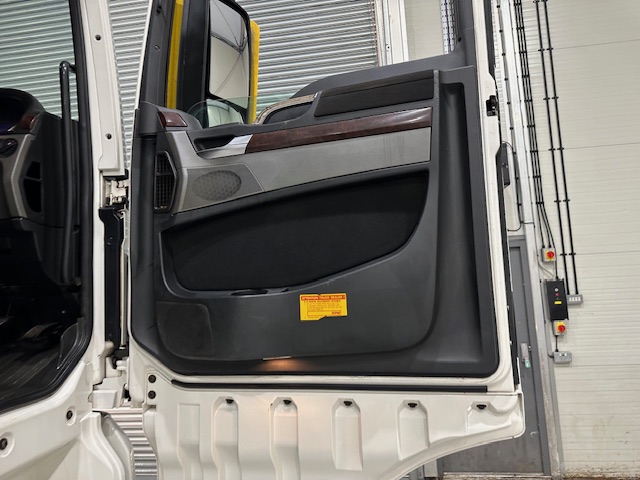 MAN TGX 26.440 6×2 Brick Grab Drawbar