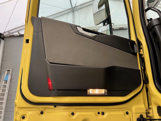 Volvo FH 500 6×2 Sleeper Cab Midlift Tractor Unit