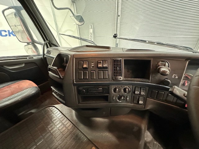 Volvo FH 500 6×2 Midlift Tractor Unit