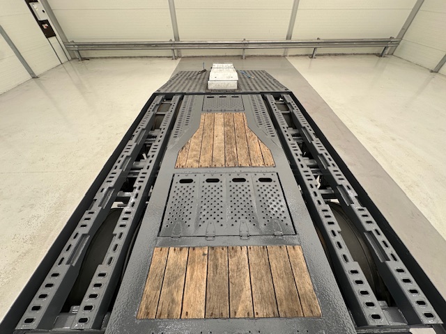 SDC Tri Axle Kicker Vehicle Carrier Lowloader