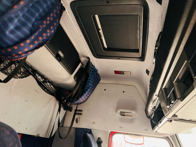 Volvo FH12 420 4×2 GTXL Tractor Unit