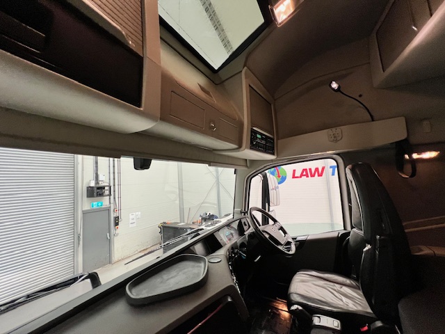 Volvo FH 500 6×2 Midlift Tractor Unit