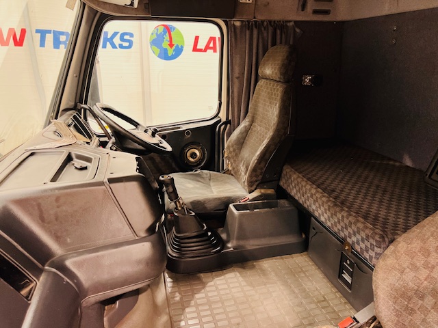 Volvo FH12 420 4×2 Tractor Unit
