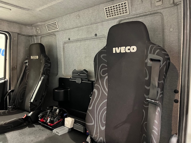 Iveco Stralis 310 6×2 Dropside Brick Grab