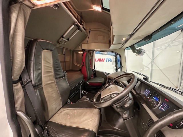 Volvo FH 500 6×2 Globetrotter XL Midlift Tractor Unit