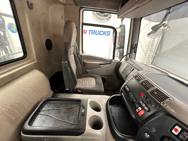 DAF CF85 410 8×4 Day Cab Steel Tipper Grab