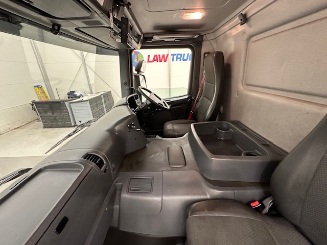 Scania P280 6×2 Rear Lift Day Cab Fridge Box