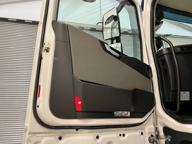 Volvo FH 500 6×2 Midlift Tractor Unit