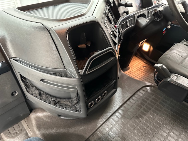 Volvo FH 460 6×2 Midlift Tractor Unit PTO