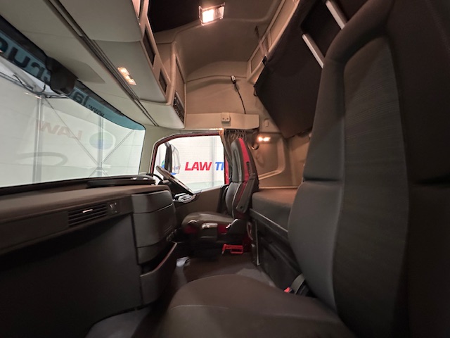 Volvo FH 500 6×2 Sleeper Cab Tractor Unit