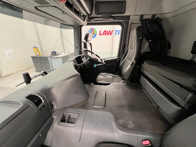 Scania P250 4×2 Sleeper Cab Box Van
