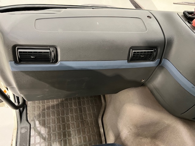 Volvo FM 400 8×4 Steel Tipper Grab Manual