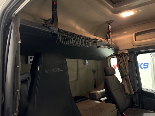 Scania R440 6×2 Rear Lift Brick Grab Drawbar