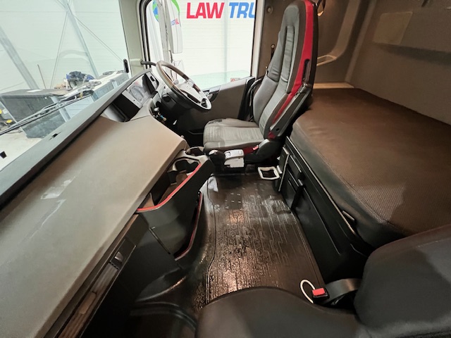 Volvo FH 500 6×2 Midlift Tractor Unit