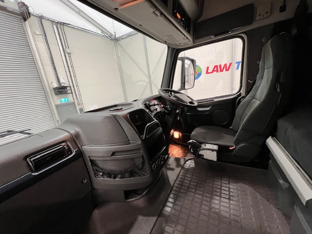 Volvo FH 460 6×2 Midlift Tractor Unit PTO