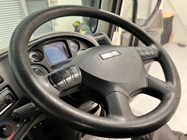 DAF LF55 220 Day Cab Dropside Brick Grab